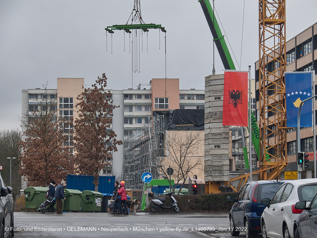 18.01.2022 - Baustelle zur Montessori Schule im Plettzentrum Neuperlach